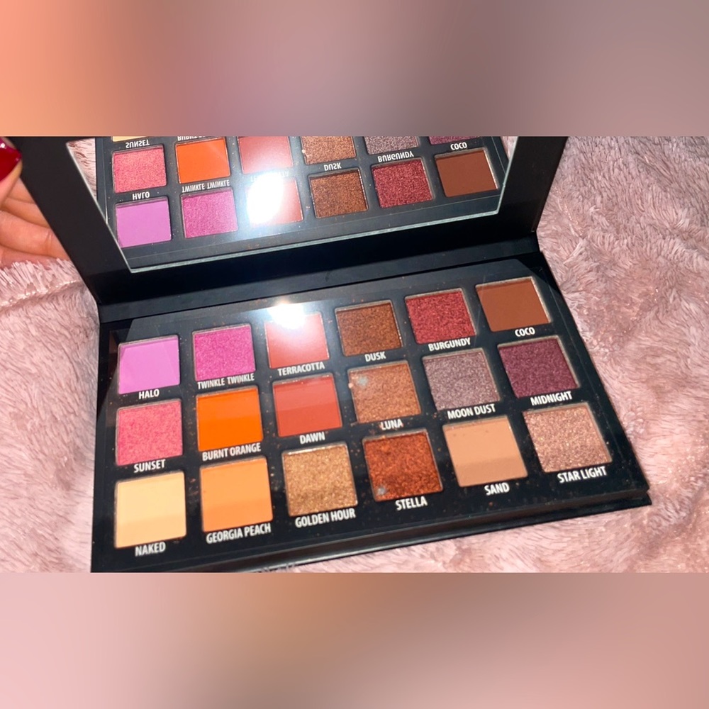 KAB COSMETICS DAY& NIGHT PALETTE